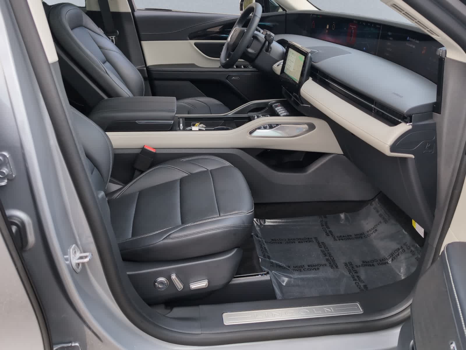 used 2025 Lincoln Nautilus car, priced at $61,898
