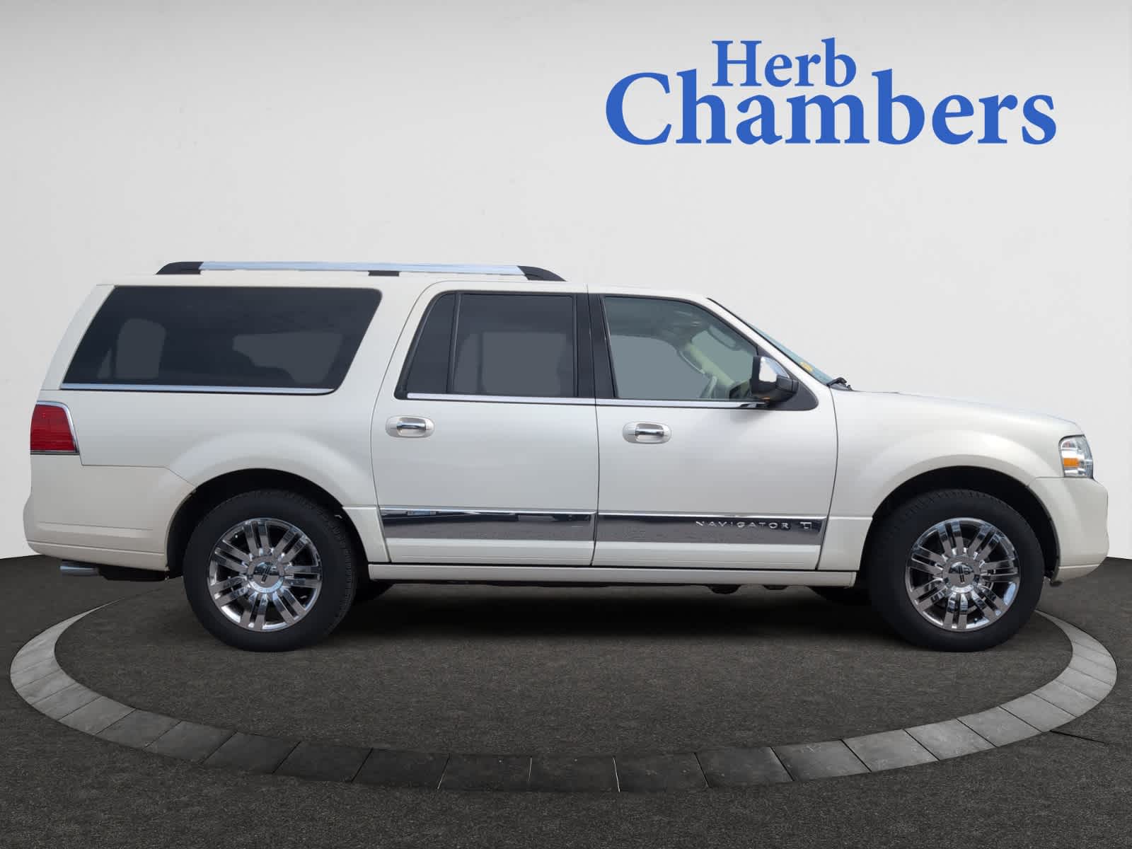 used 2007 Lincoln Navigator L car, priced at $12,998