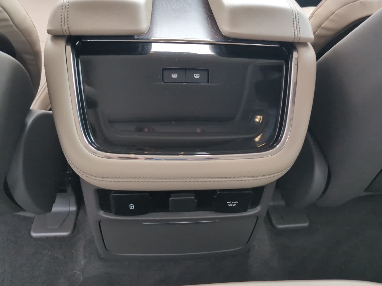 used 2022 Lincoln Navigator car, priced at $59,998