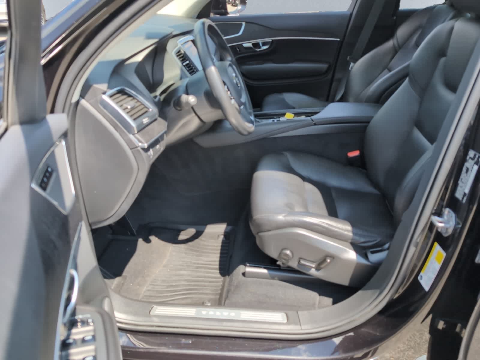 used 2020 Volvo XC90 car, priced at $24,998