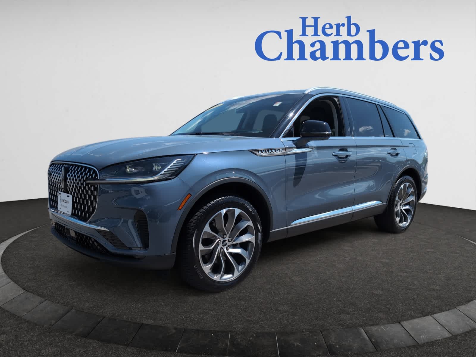 used 2025 Lincoln Aviator car, priced at $71,998