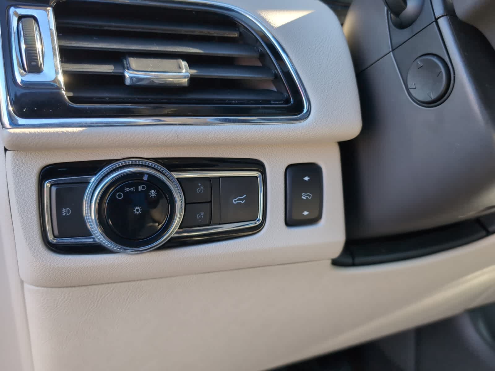 used 2019 Lincoln Navigator car, priced at $39,998