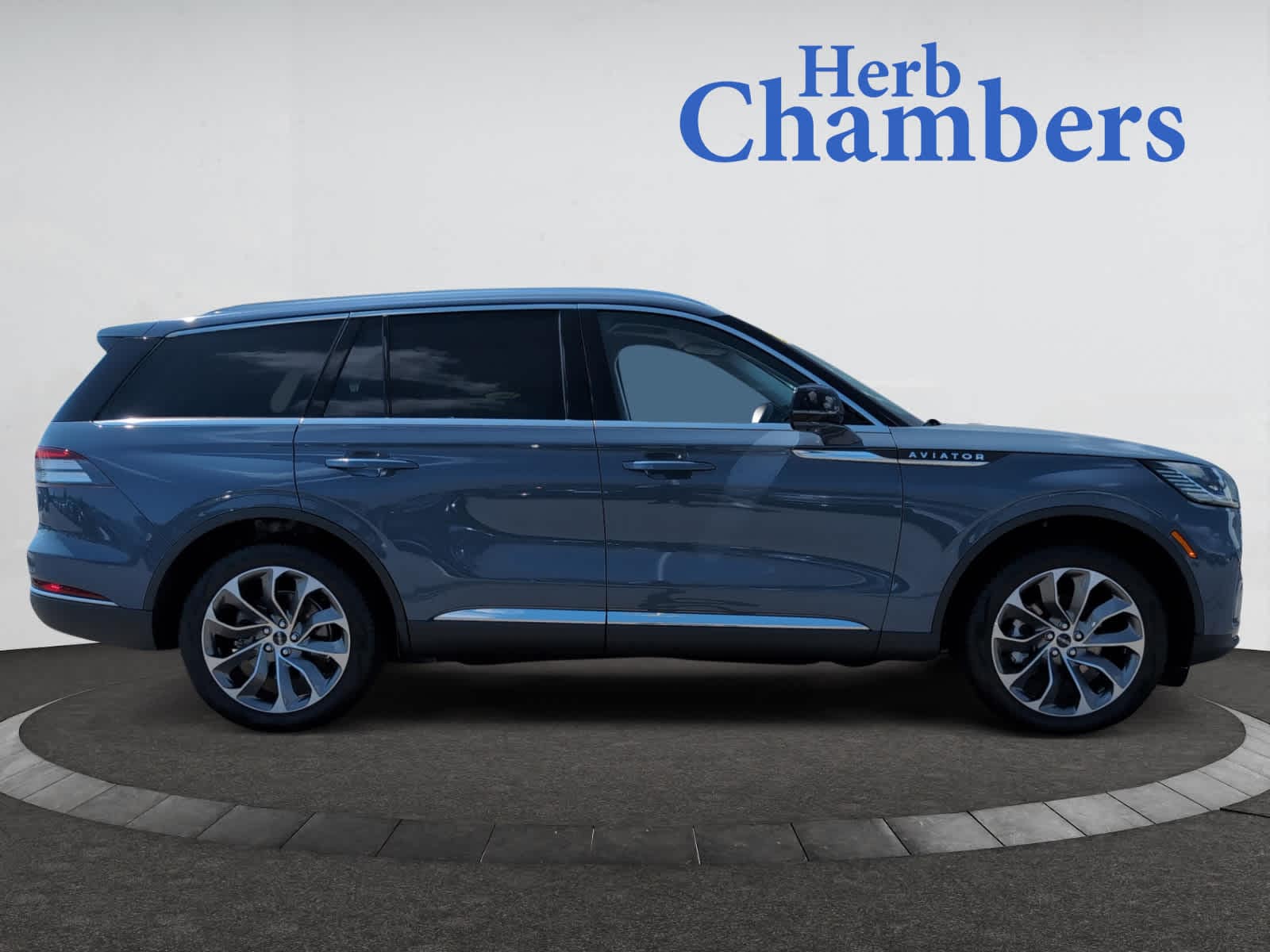 used 2025 Lincoln Aviator car, priced at $71,998