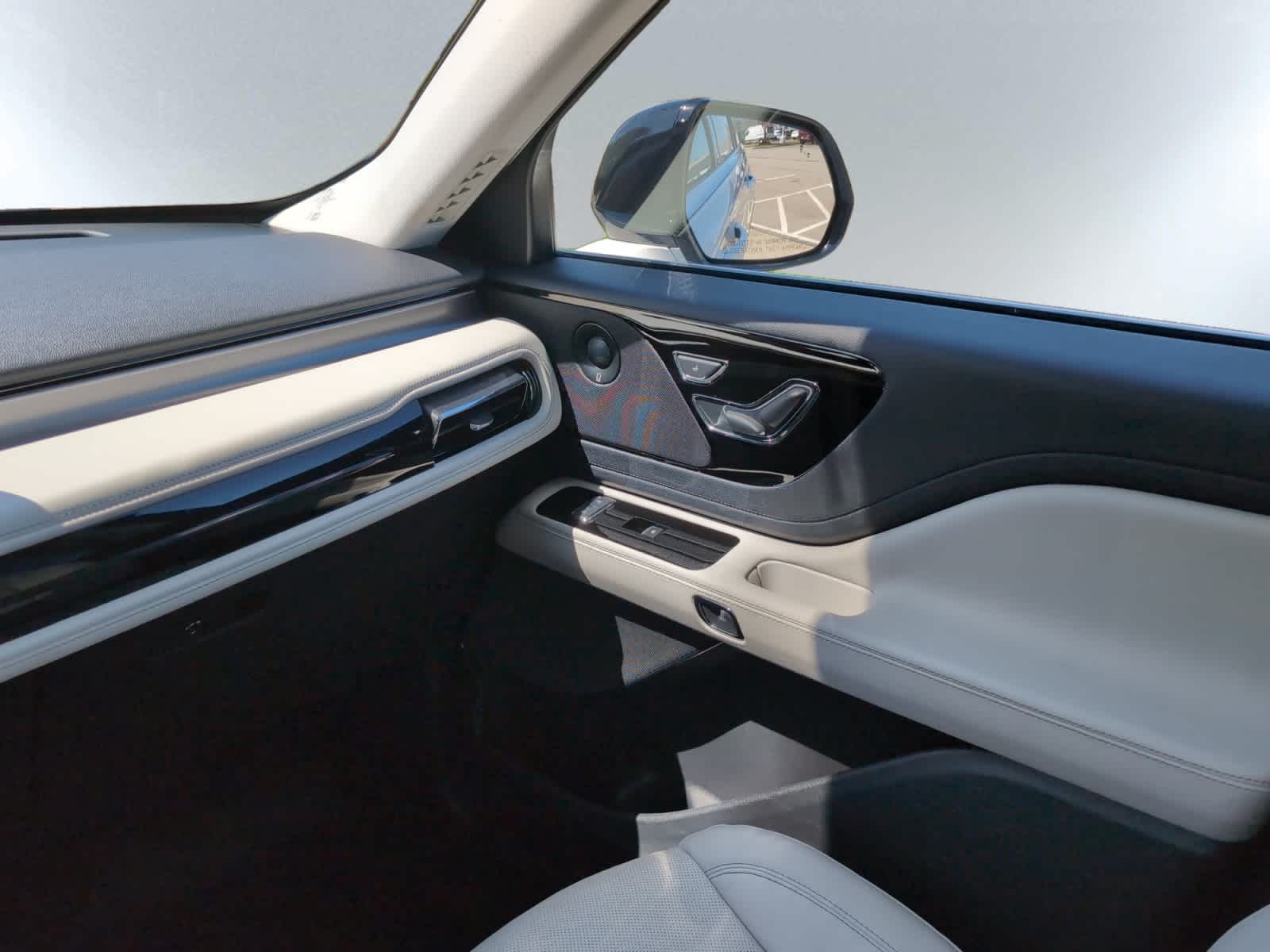 used 2025 Lincoln Aviator car, priced at $63,998