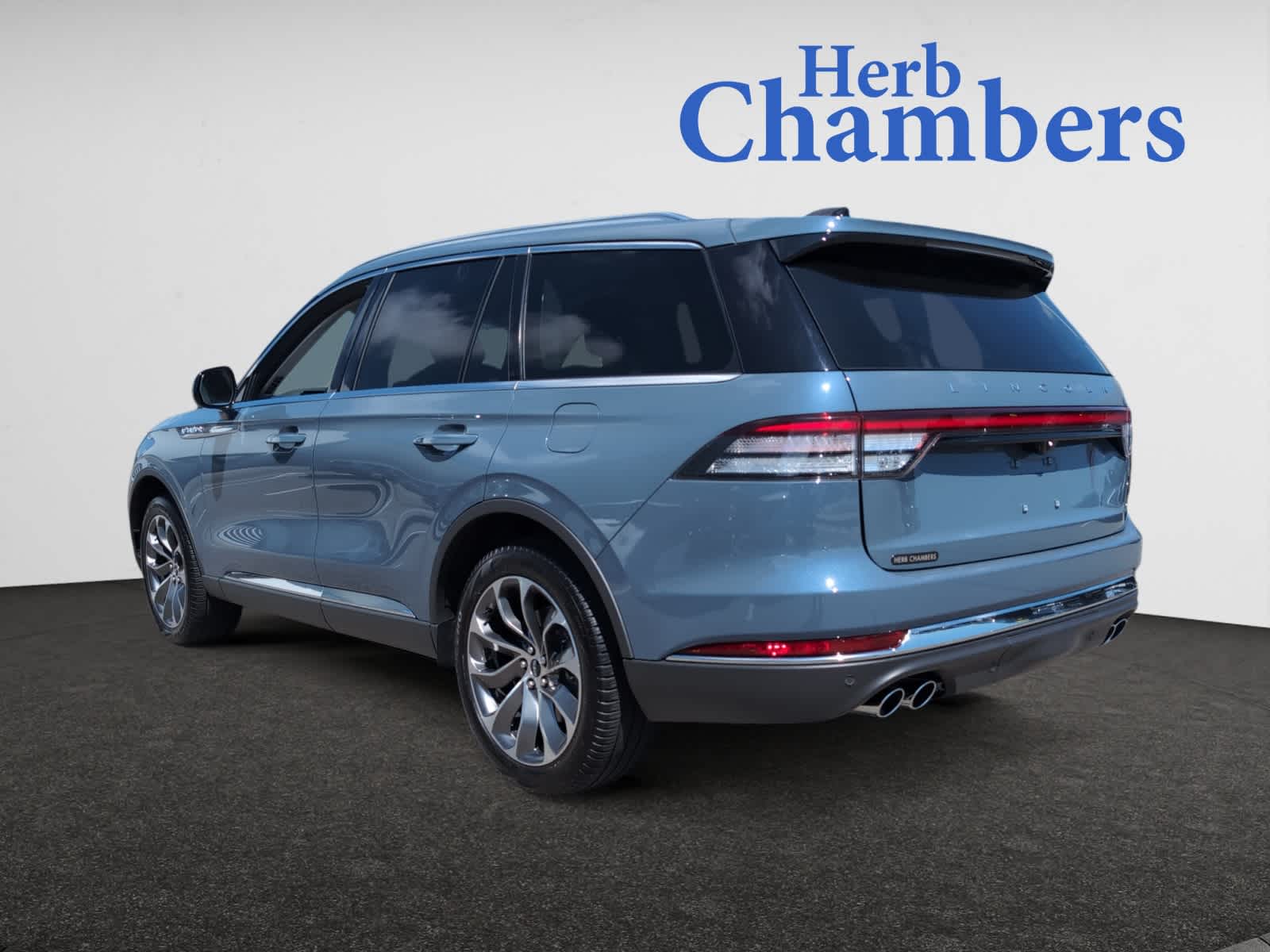 used 2025 Lincoln Aviator car, priced at $71,998