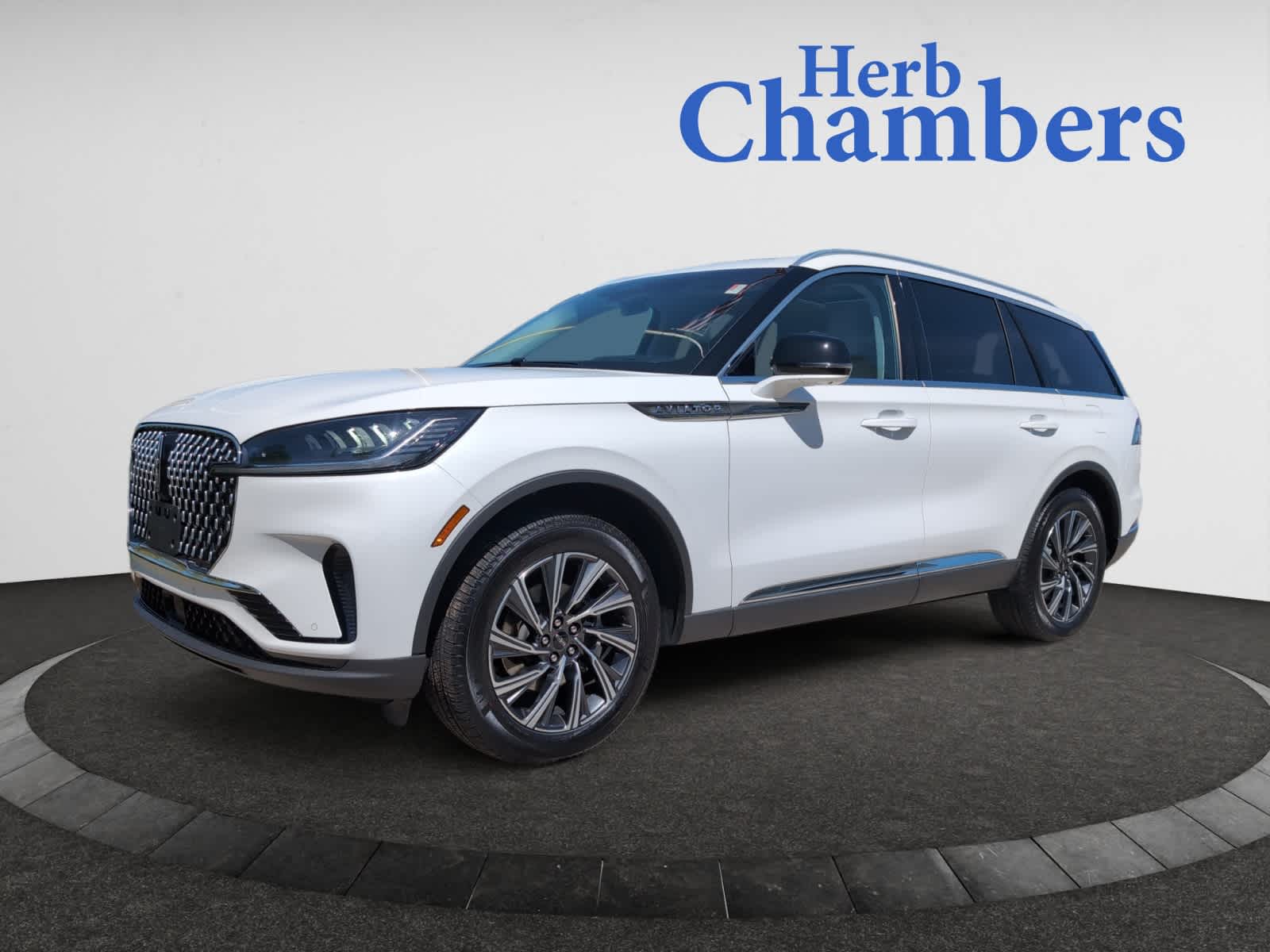 used 2025 Lincoln Aviator car, priced at $63,998