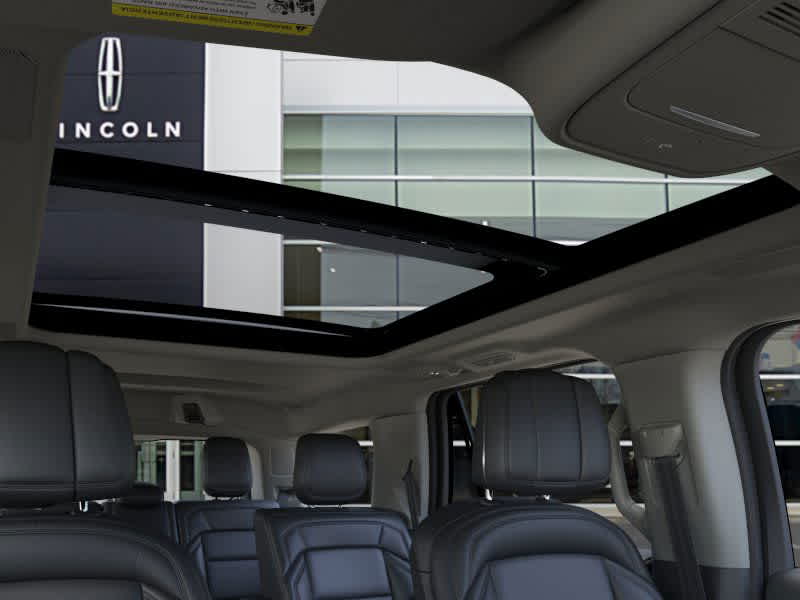 new 2025 Lincoln Navigator car, priced at $106,550
