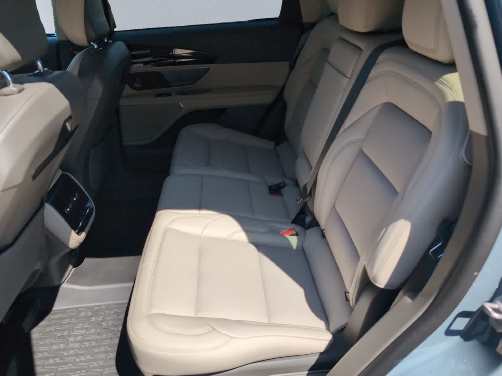 used 2025 Lincoln Nautilus car, priced at $61,998
