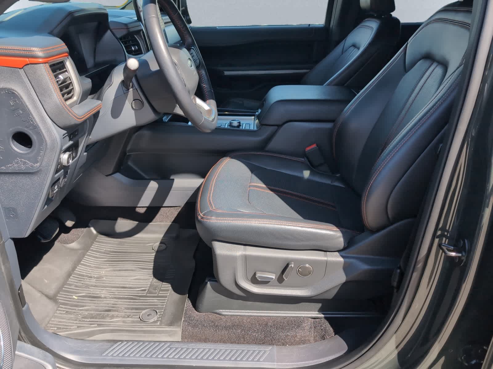 used 2023 Ford Expedition car, priced at $58,998