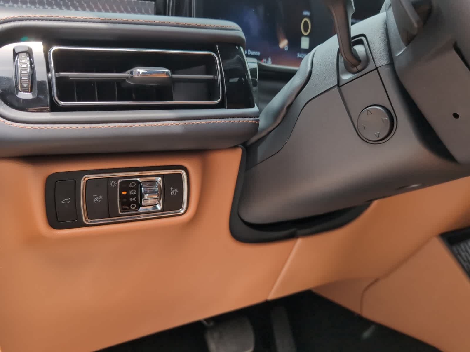 used 2025 Lincoln Aviator car, priced at $90,998
