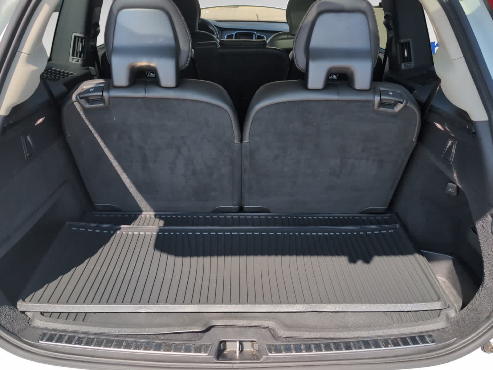 used 2019 Volvo XC90 car, priced at $29,998