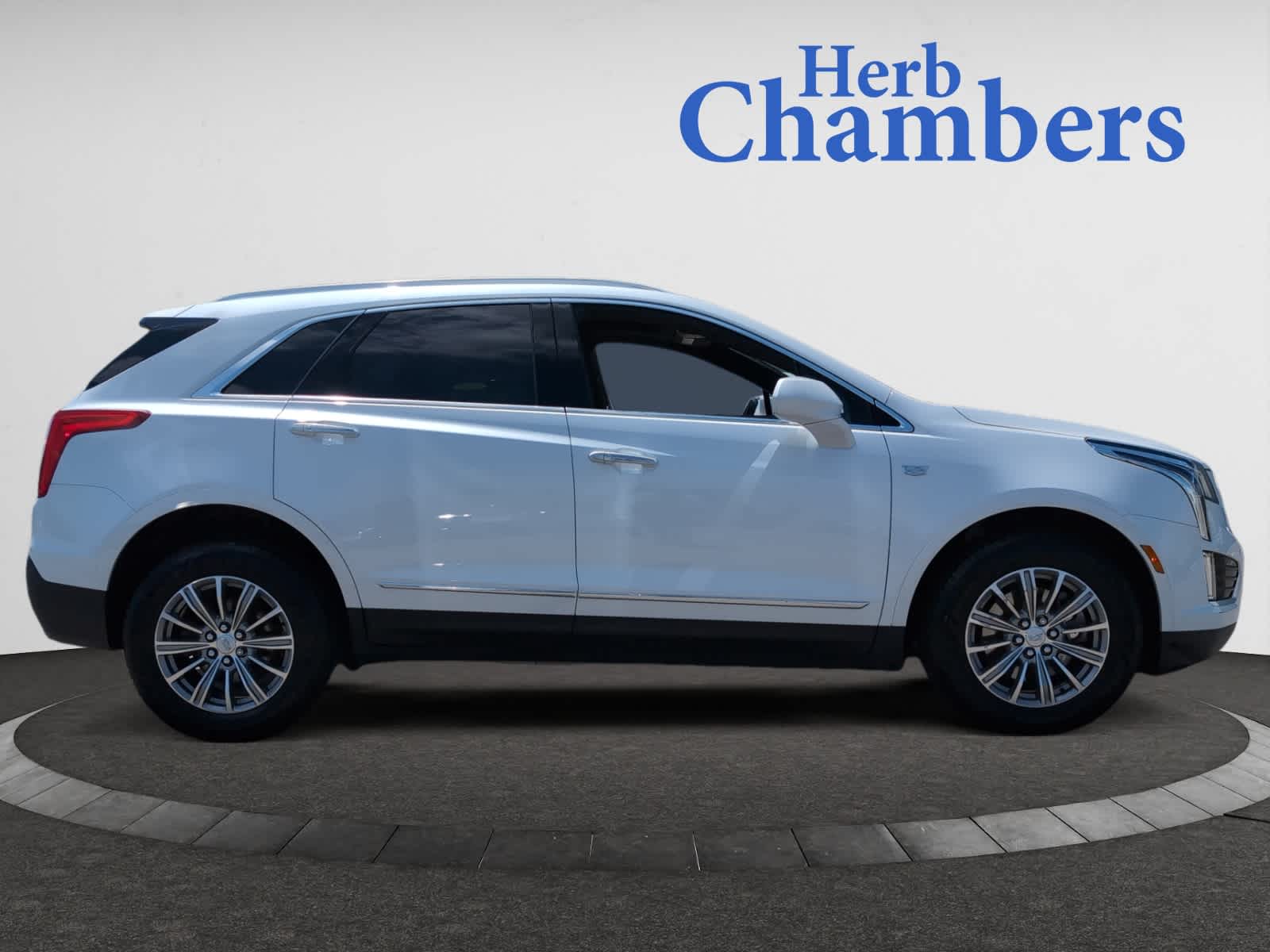 used 2017 Cadillac XT5 car, priced at $17,998