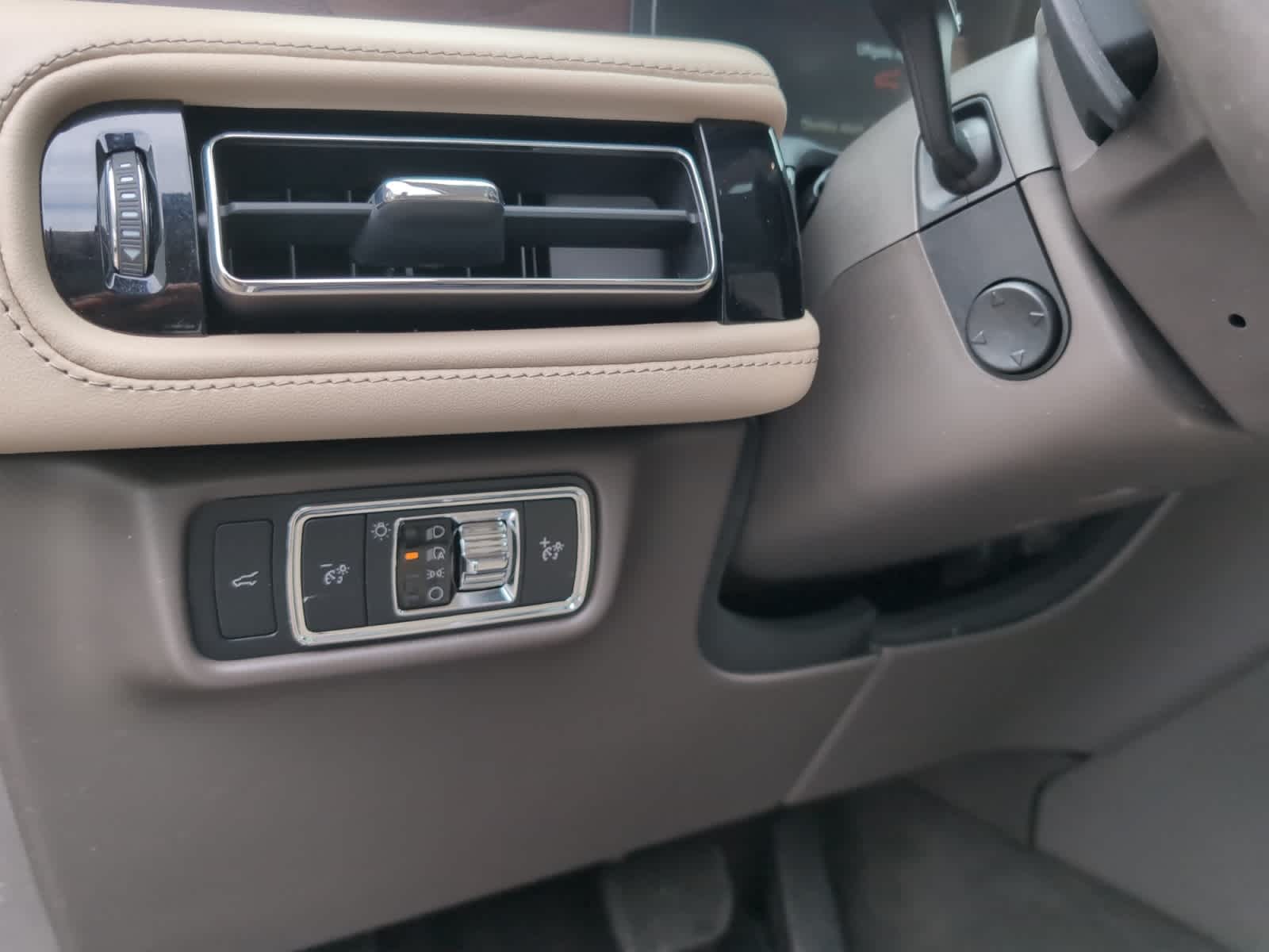 used 2023 Lincoln Aviator car, priced at $54,898