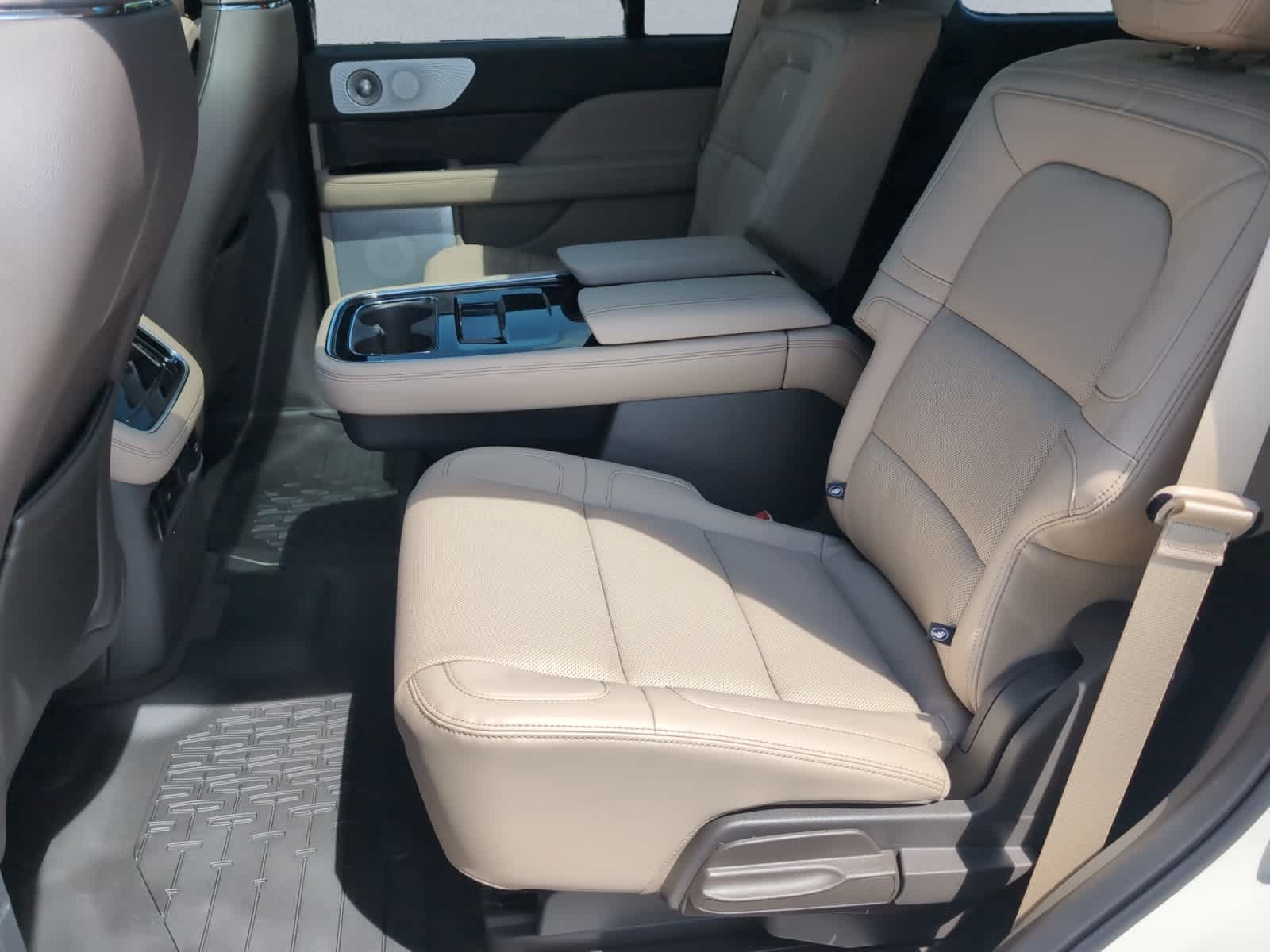 used 2024 Lincoln Navigator car, priced at $86,195