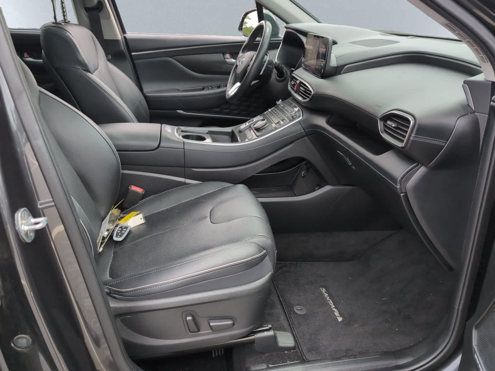 used 2022 Hyundai Santa Fe car, priced at $27,998