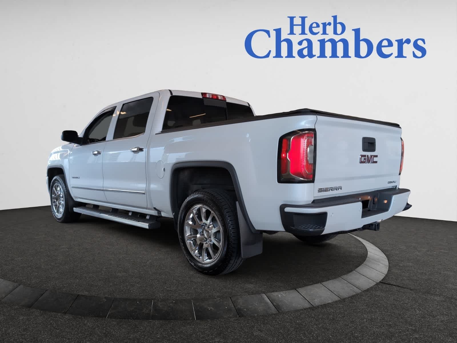 used 2018 GMC Sierra 1500 car, priced at $30,798