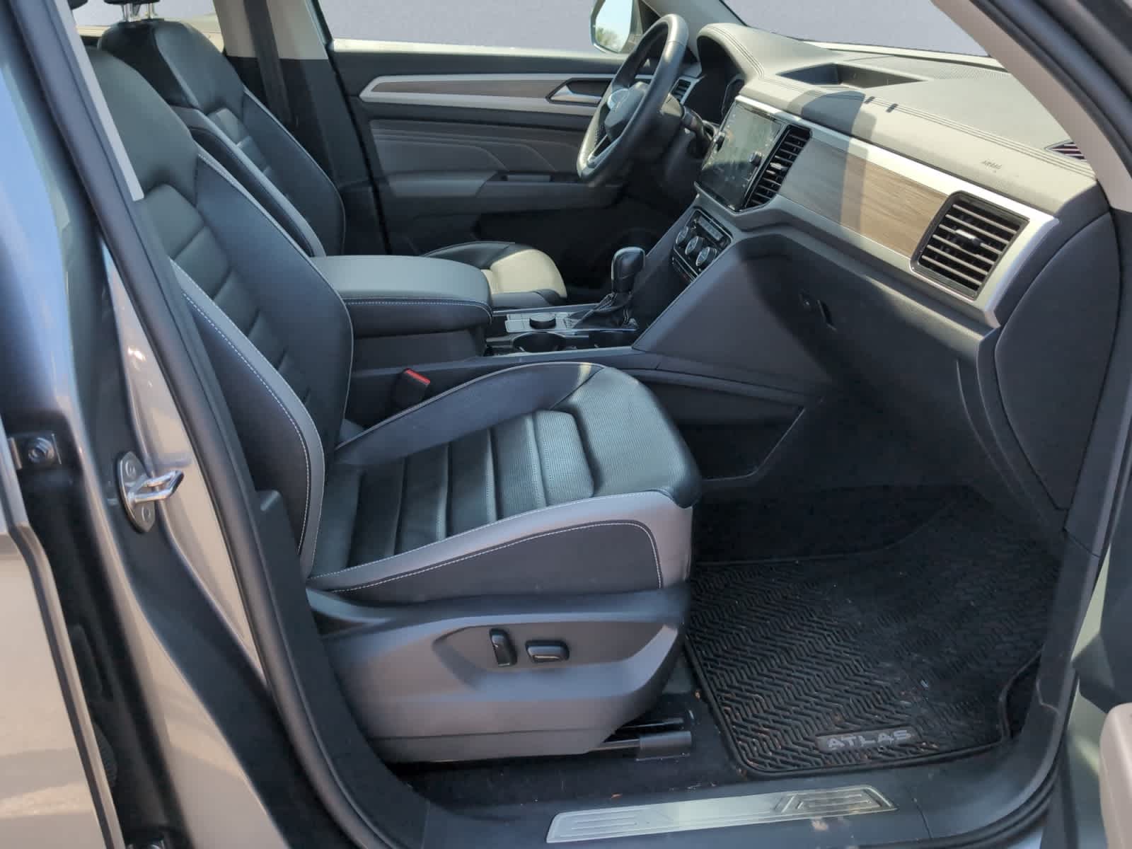 used 2021 Volkswagen Atlas car, priced at $32,998