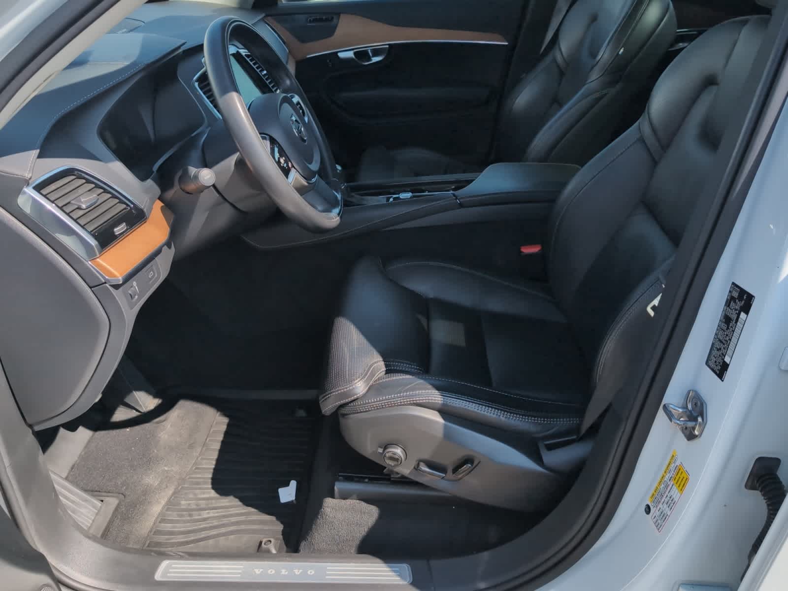used 2019 Volvo XC90 car, priced at $29,998