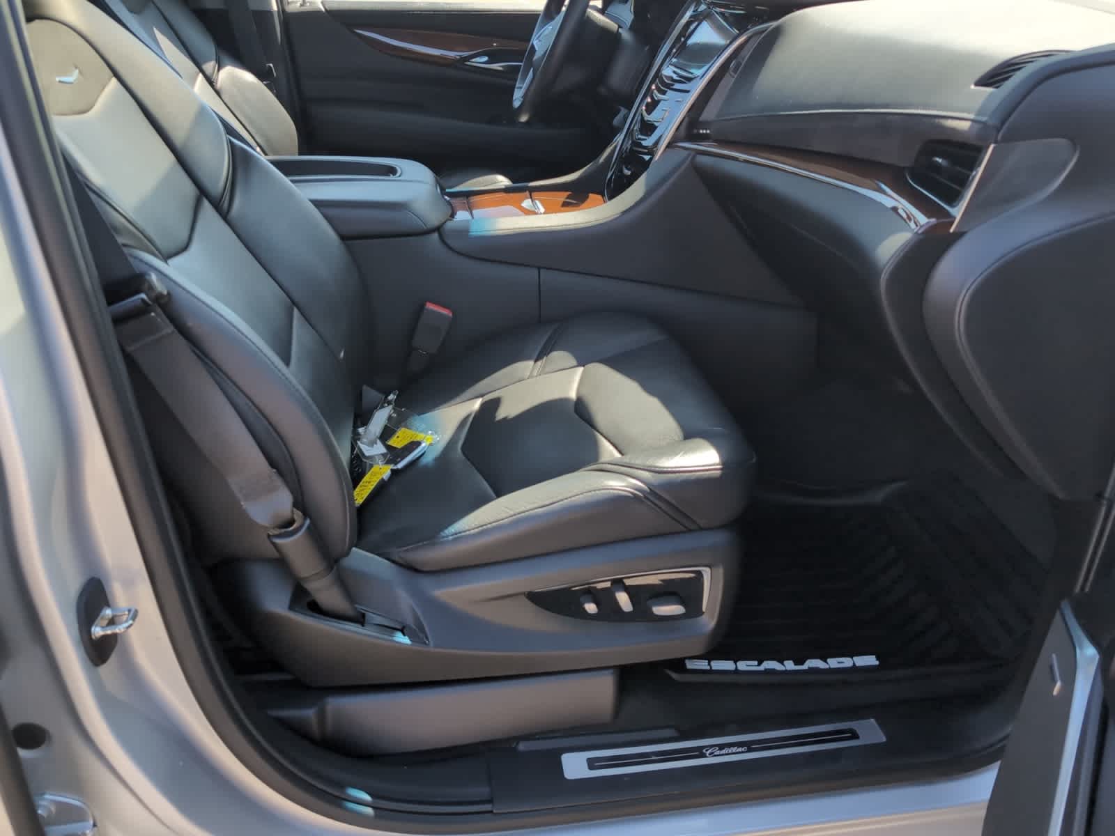 used 2019 Cadillac Escalade car, priced at $39,998