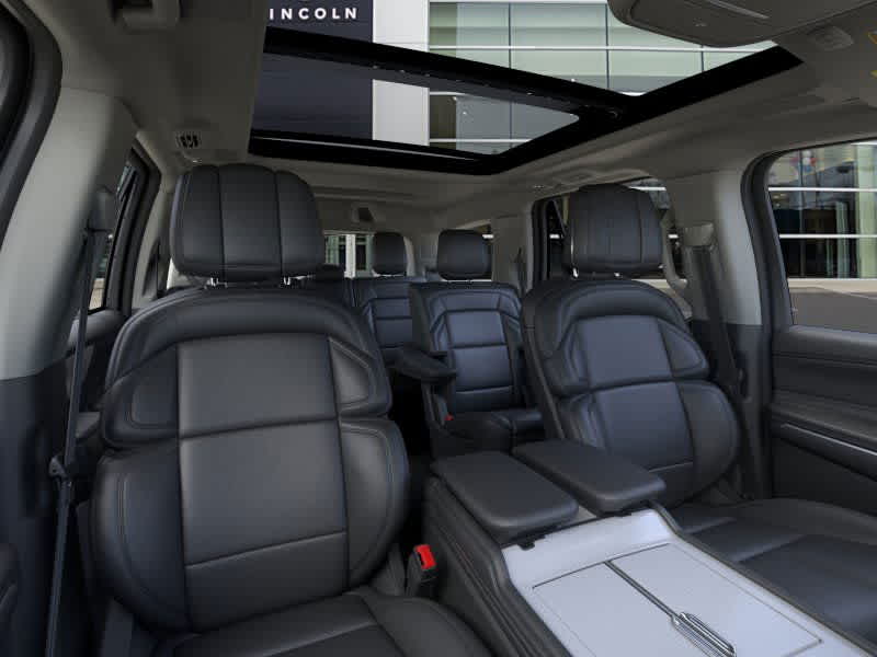 new 2025 Lincoln Navigator car, priced at $106,550