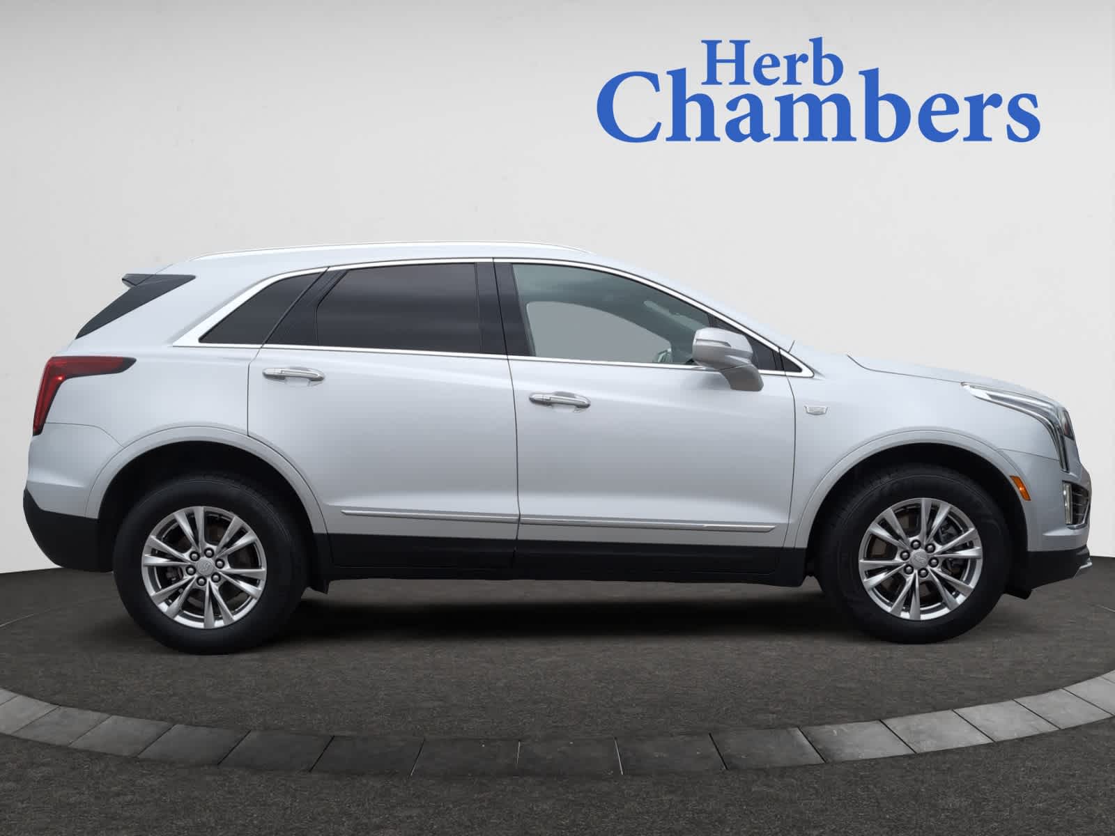 used 2020 Cadillac XT5 car, priced at $23,998