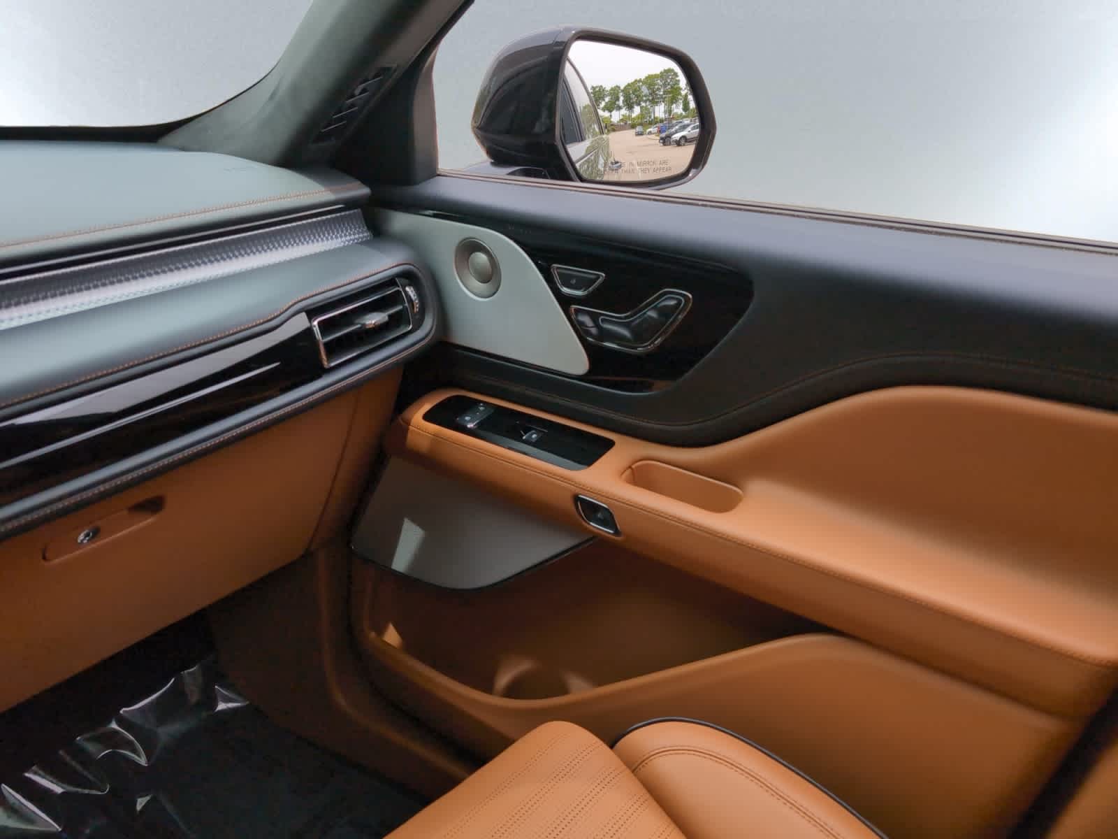 used 2025 Lincoln Aviator car, priced at $90,998
