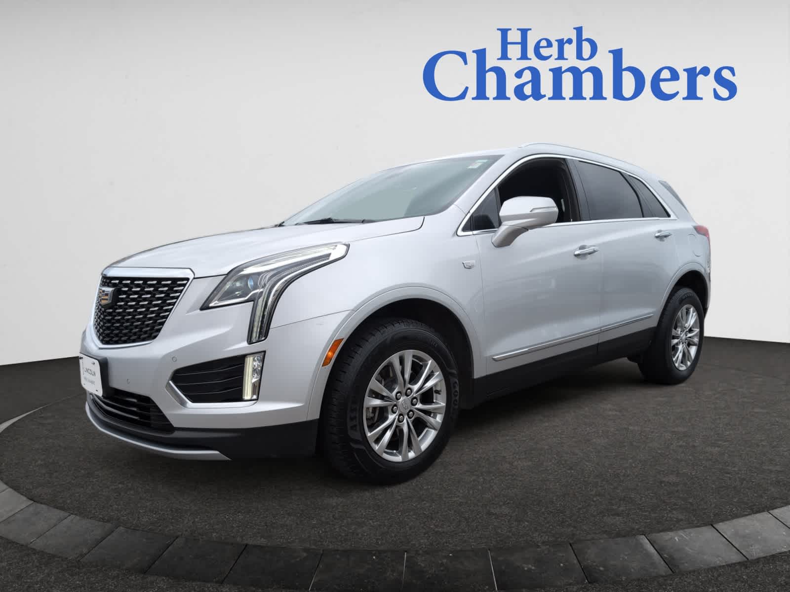 used 2020 Cadillac XT5 car, priced at $23,998