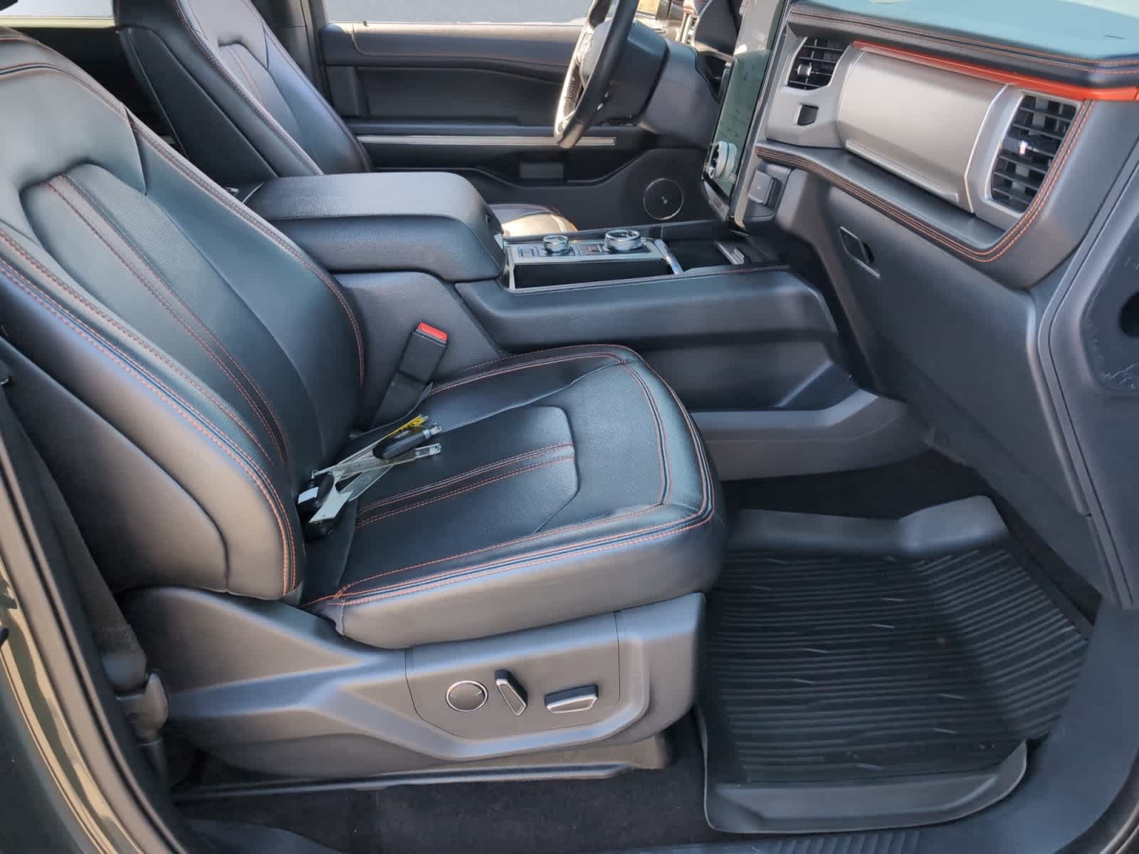 used 2023 Ford Expedition car, priced at $58,998