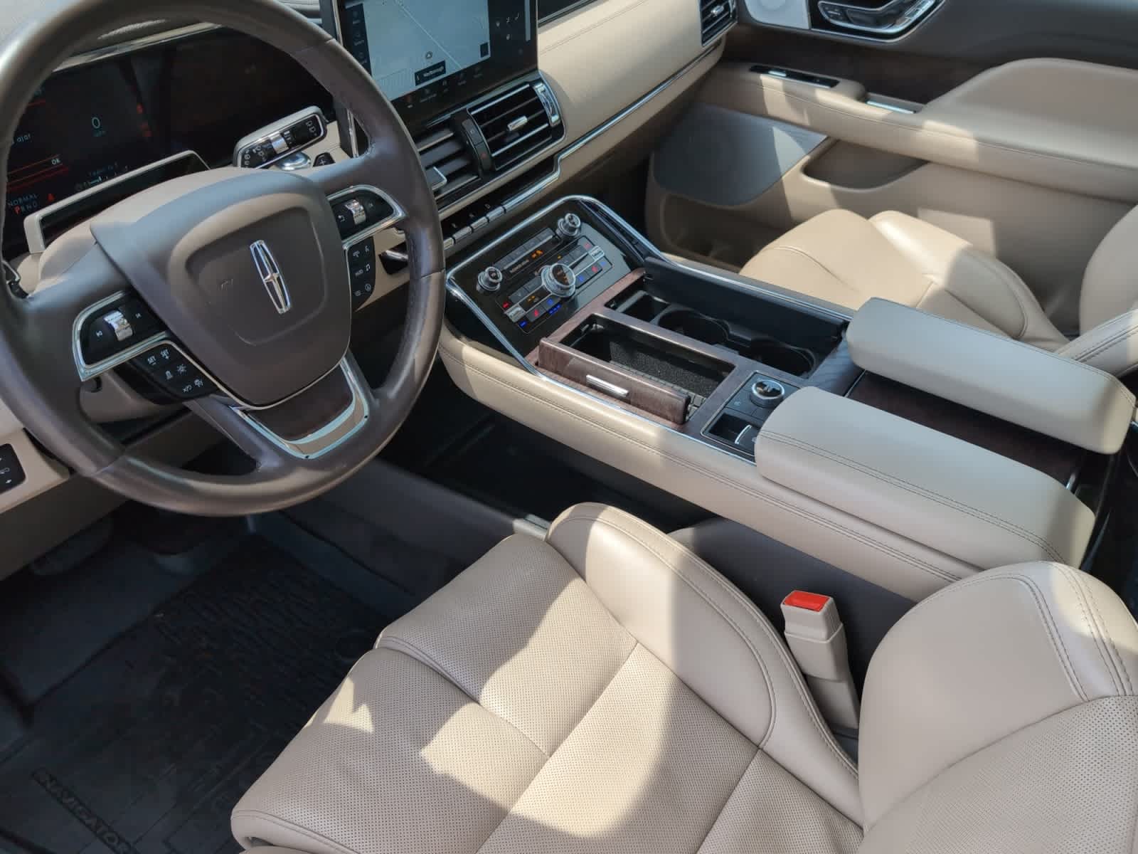 used 2022 Lincoln Navigator car, priced at $59,998
