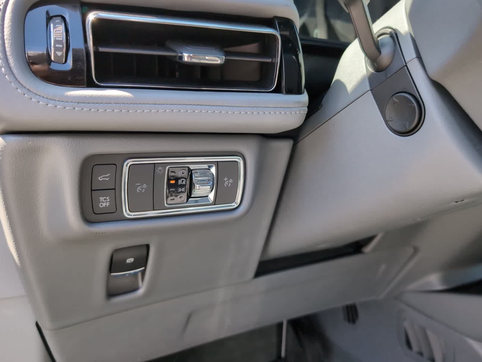 used 2022 Lincoln Nautilus car, priced at $41,998