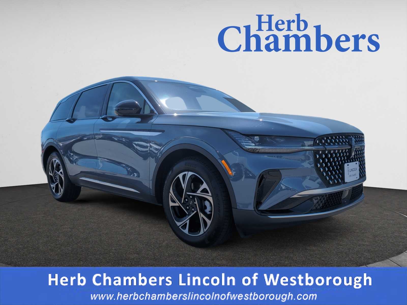 used 2025 Lincoln Nautilus car, priced at $61,998