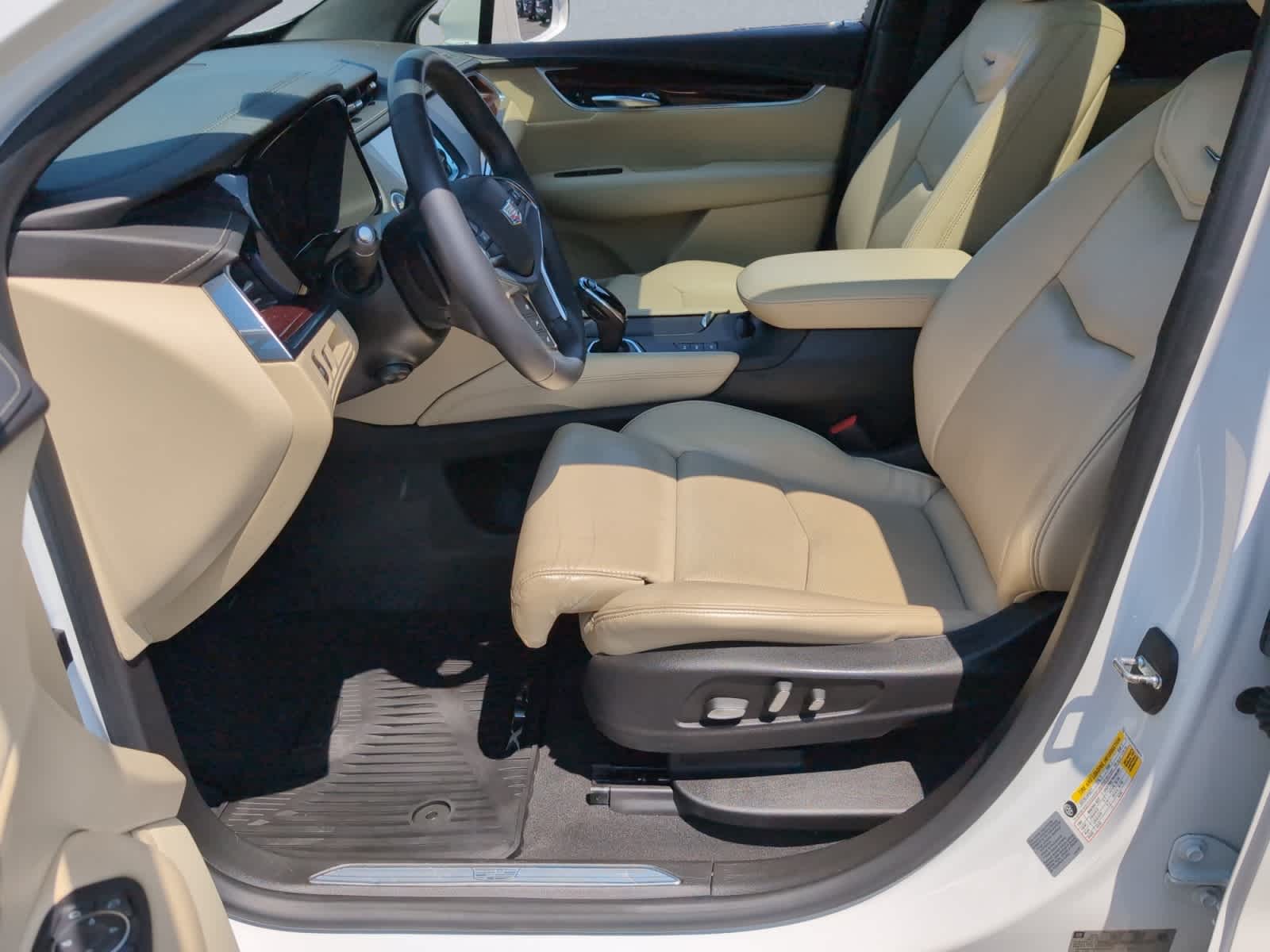 used 2017 Cadillac XT5 car, priced at $17,998