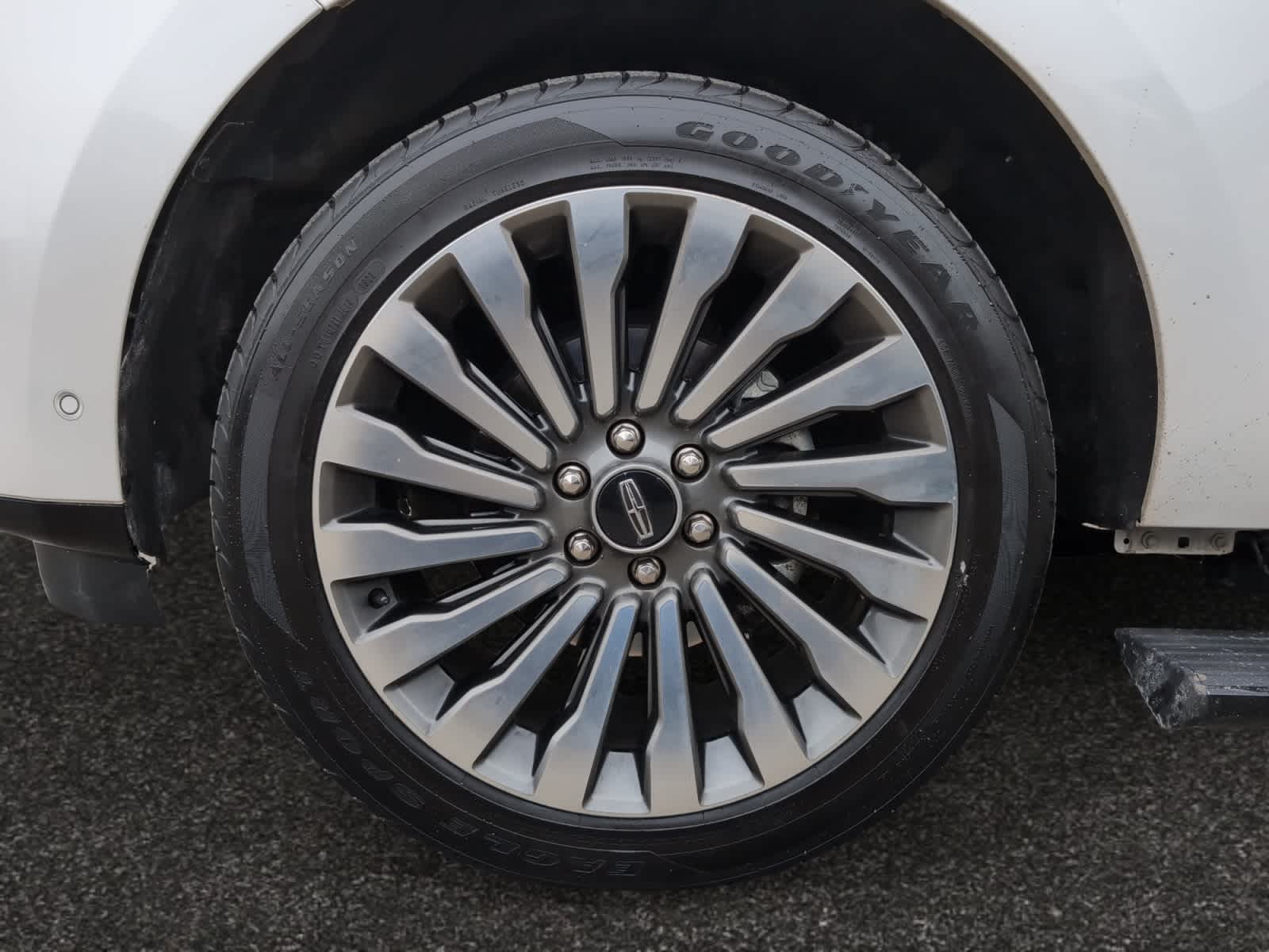 used 2019 Lincoln Navigator L car, priced at $28,998