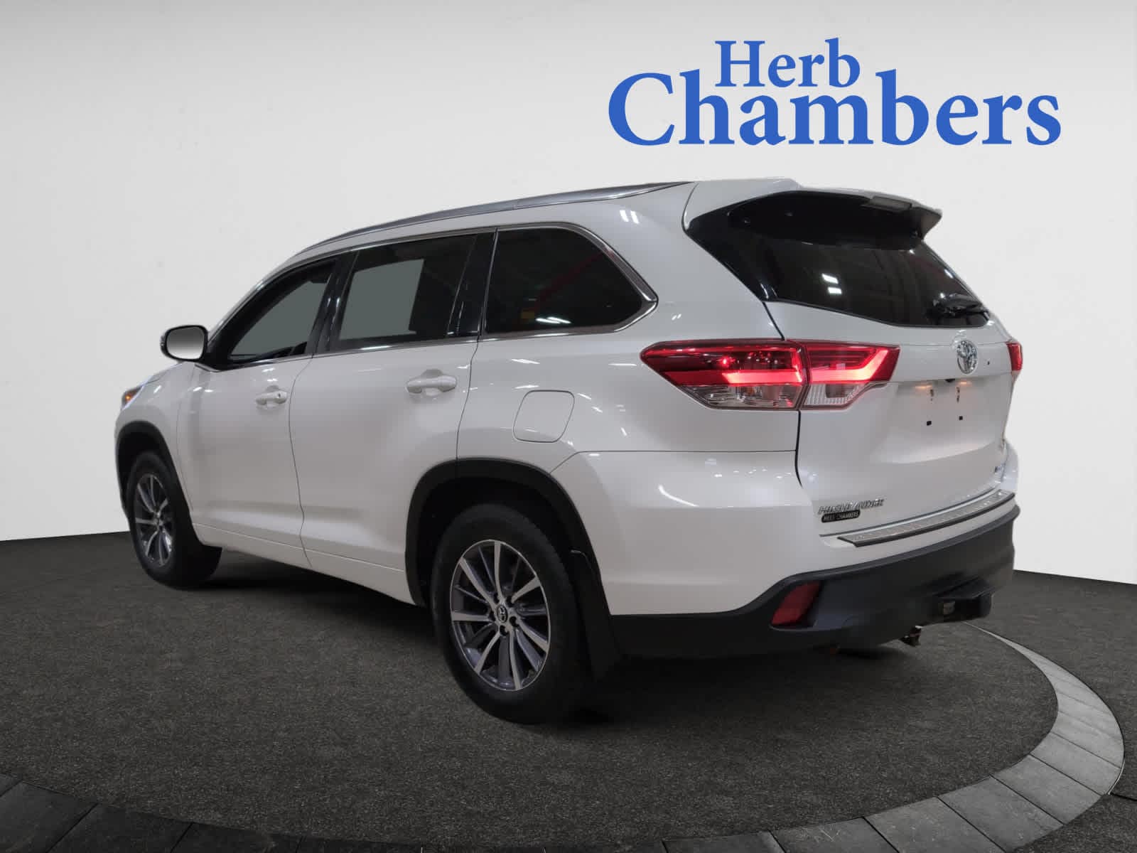 used 2017 Toyota Highlander car, priced at $22,498