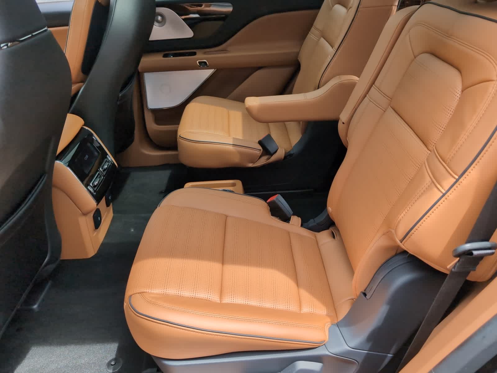 used 2025 Lincoln Aviator car, priced at $90,998