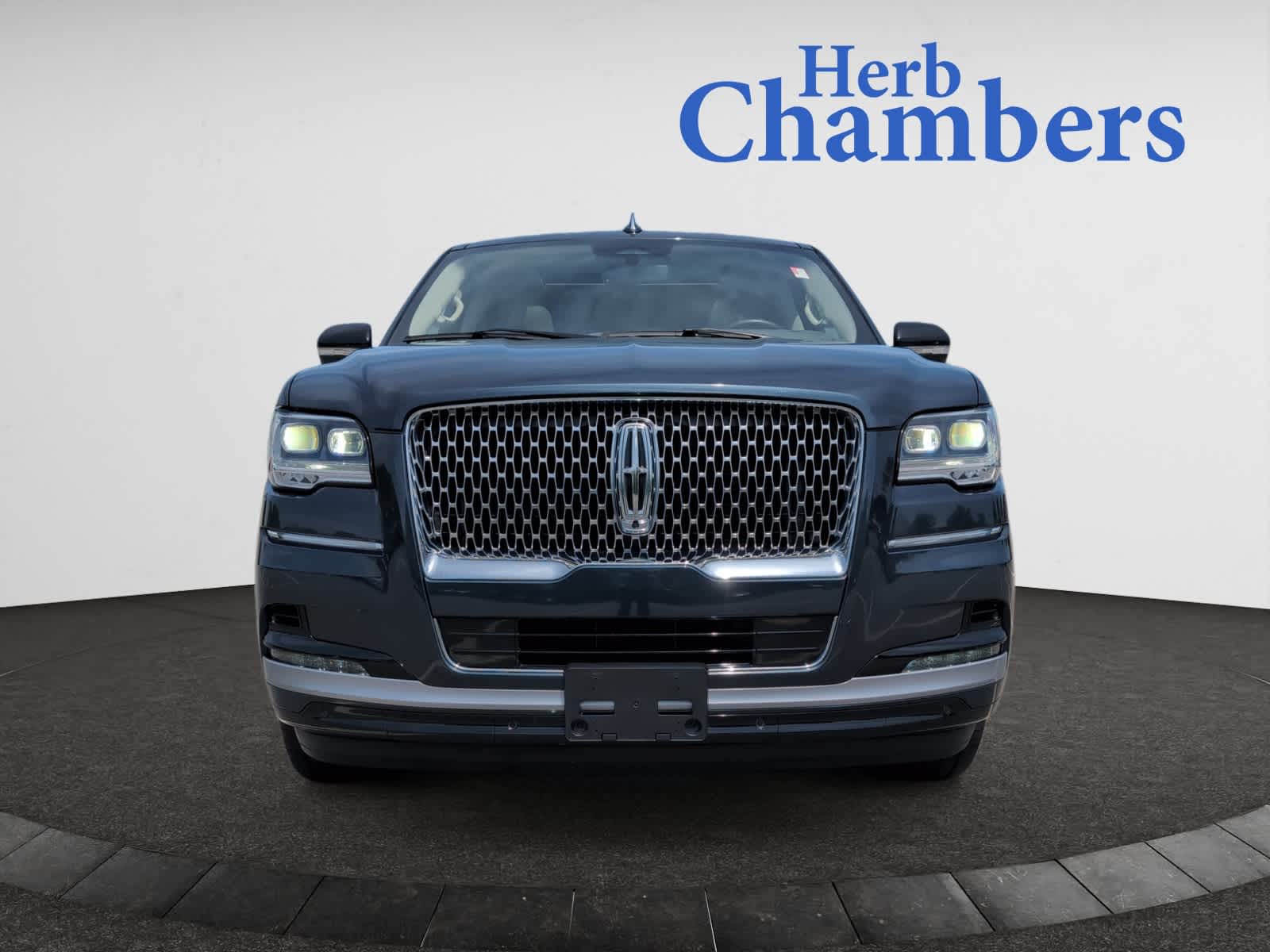 used 2022 Lincoln Navigator car, priced at $59,998