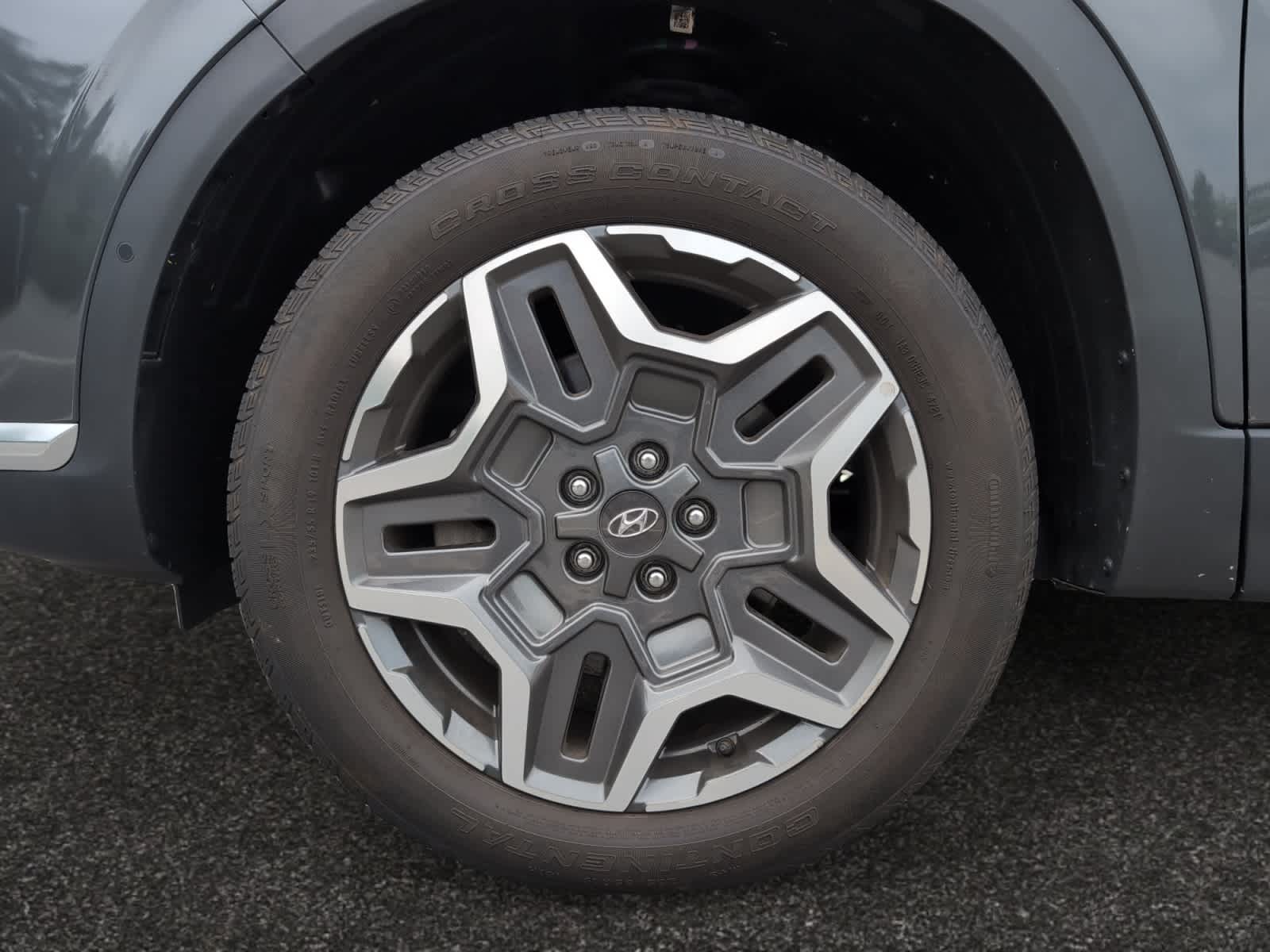 used 2022 Hyundai Santa Fe car, priced at $27,998