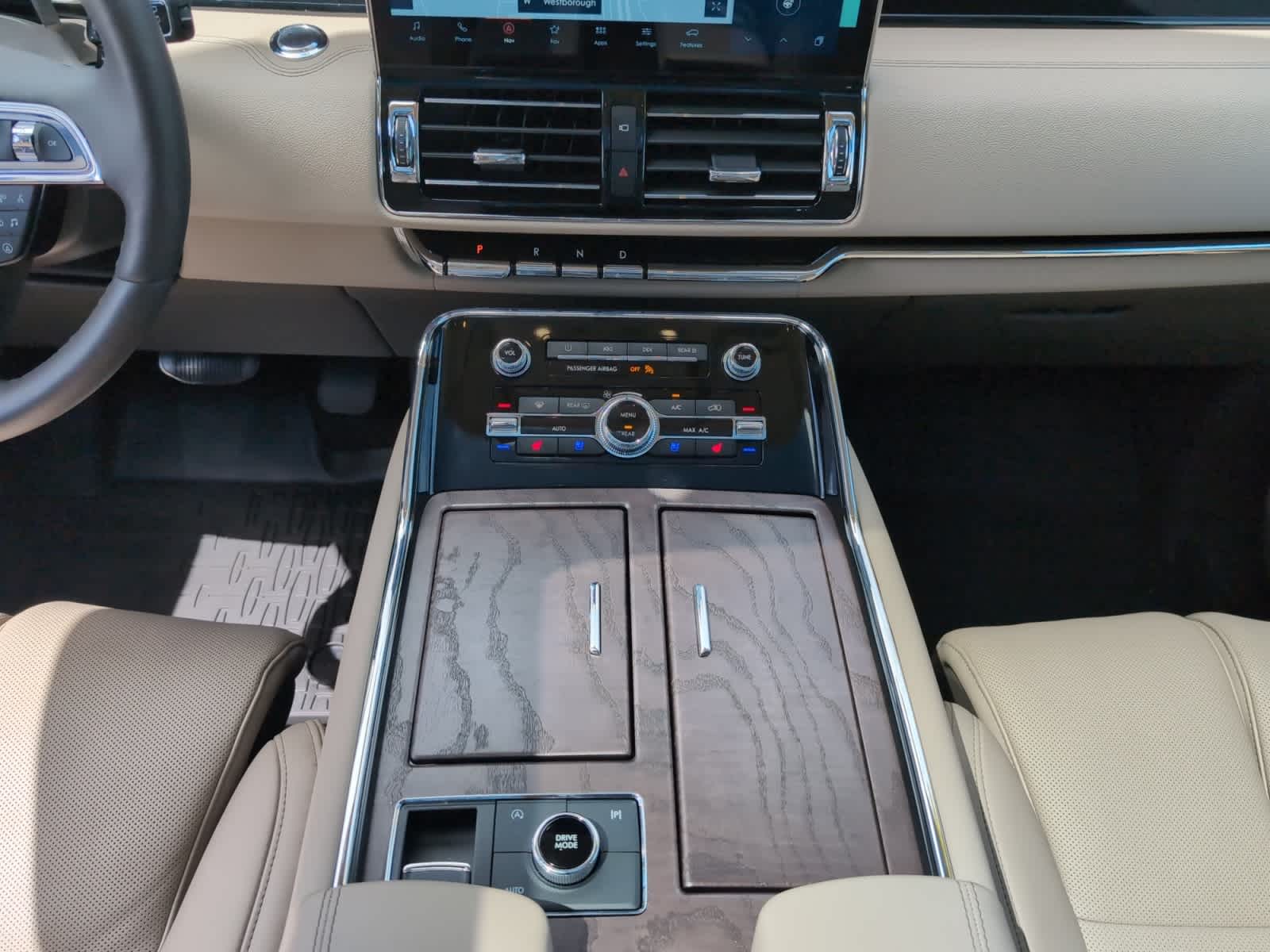 used 2024 Lincoln Navigator car, priced at $86,195