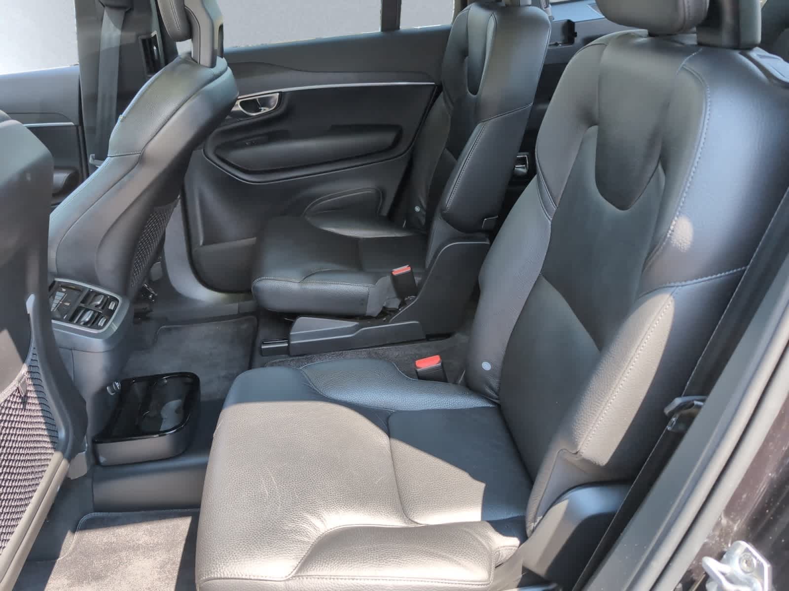 used 2020 Volvo XC90 car, priced at $24,998