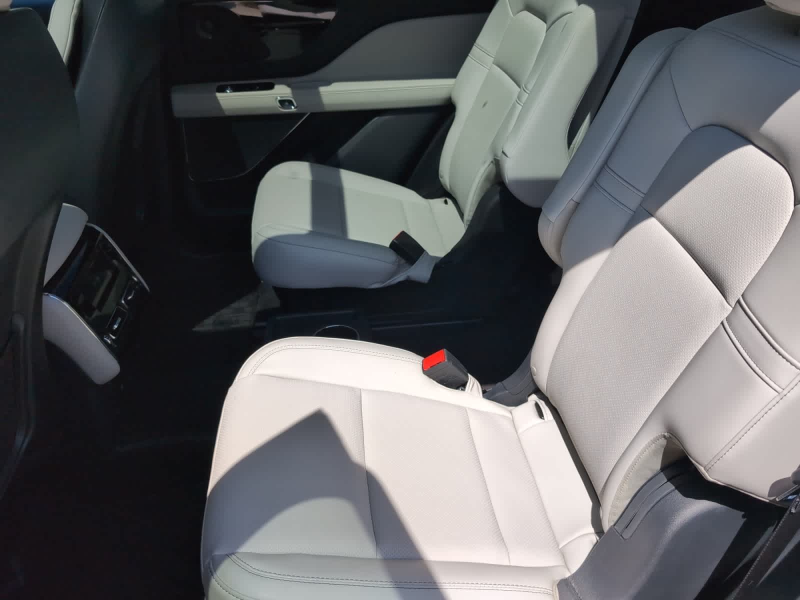 used 2025 Lincoln Aviator car, priced at $63,998