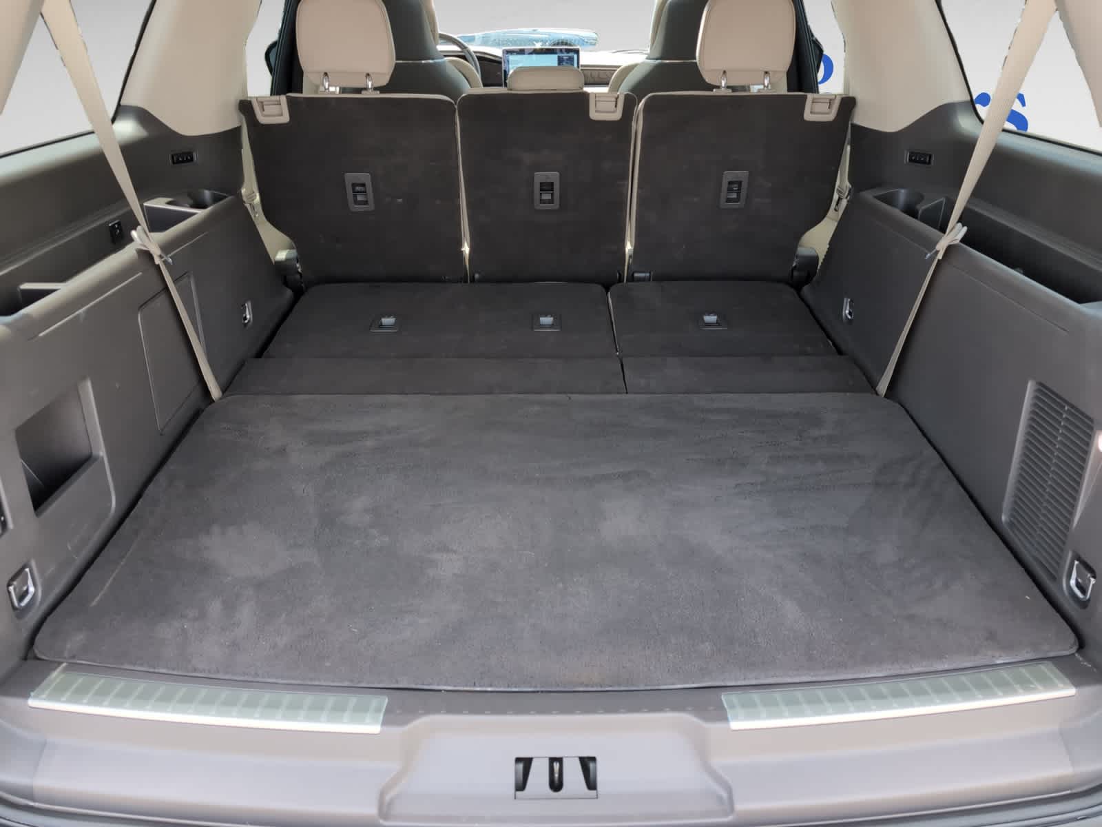 used 2022 Lincoln Navigator car, priced at $59,998