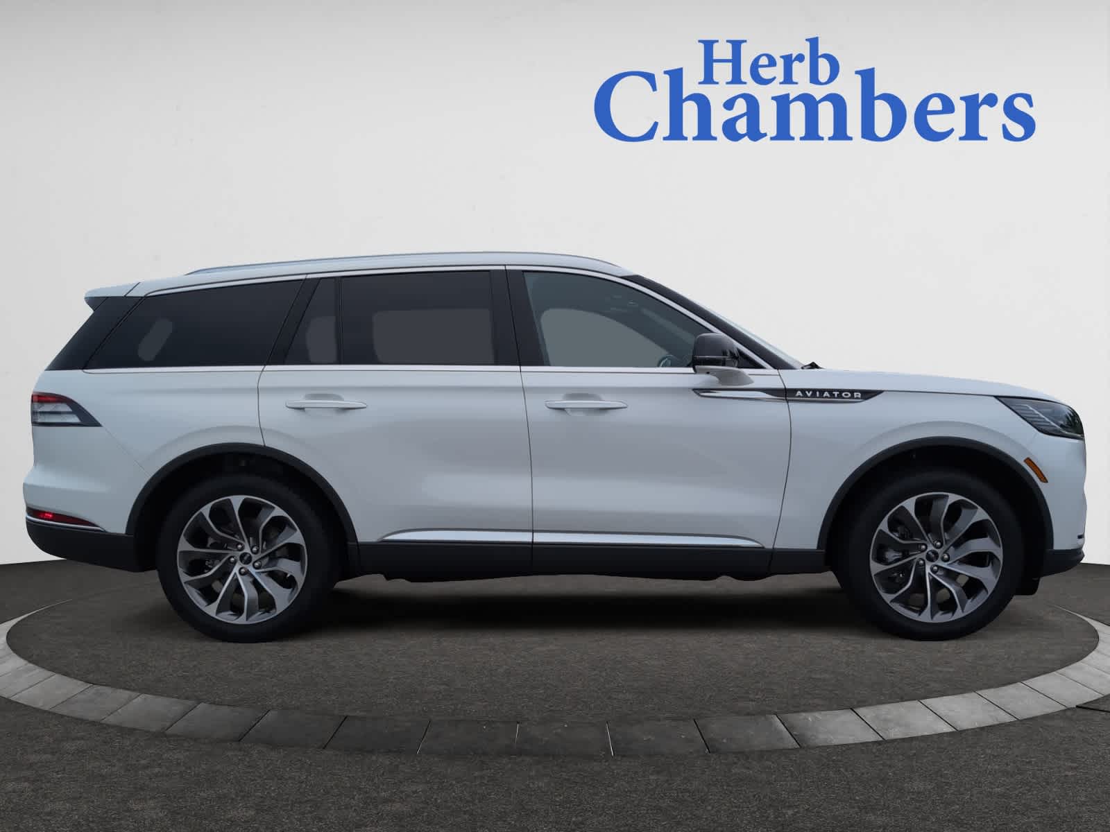 used 2025 Lincoln Aviator car, priced at $72,998