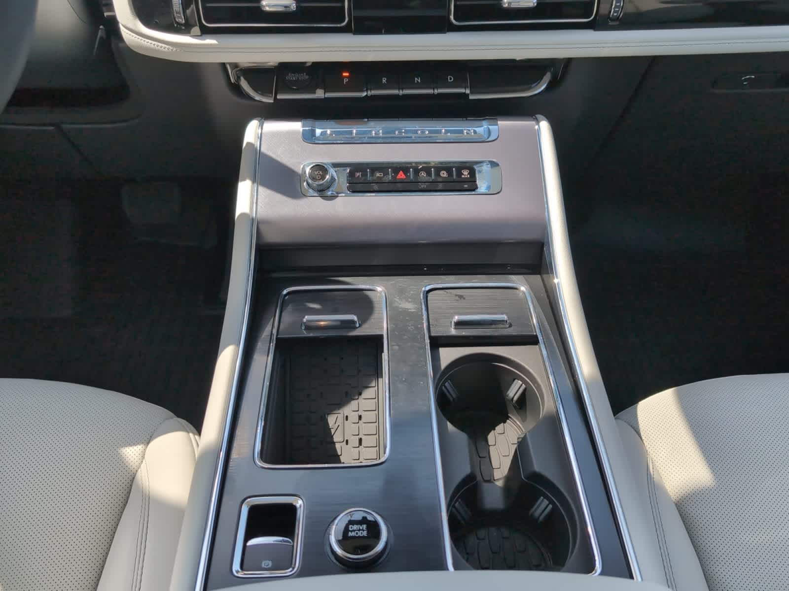 used 2025 Lincoln Aviator car, priced at $63,998