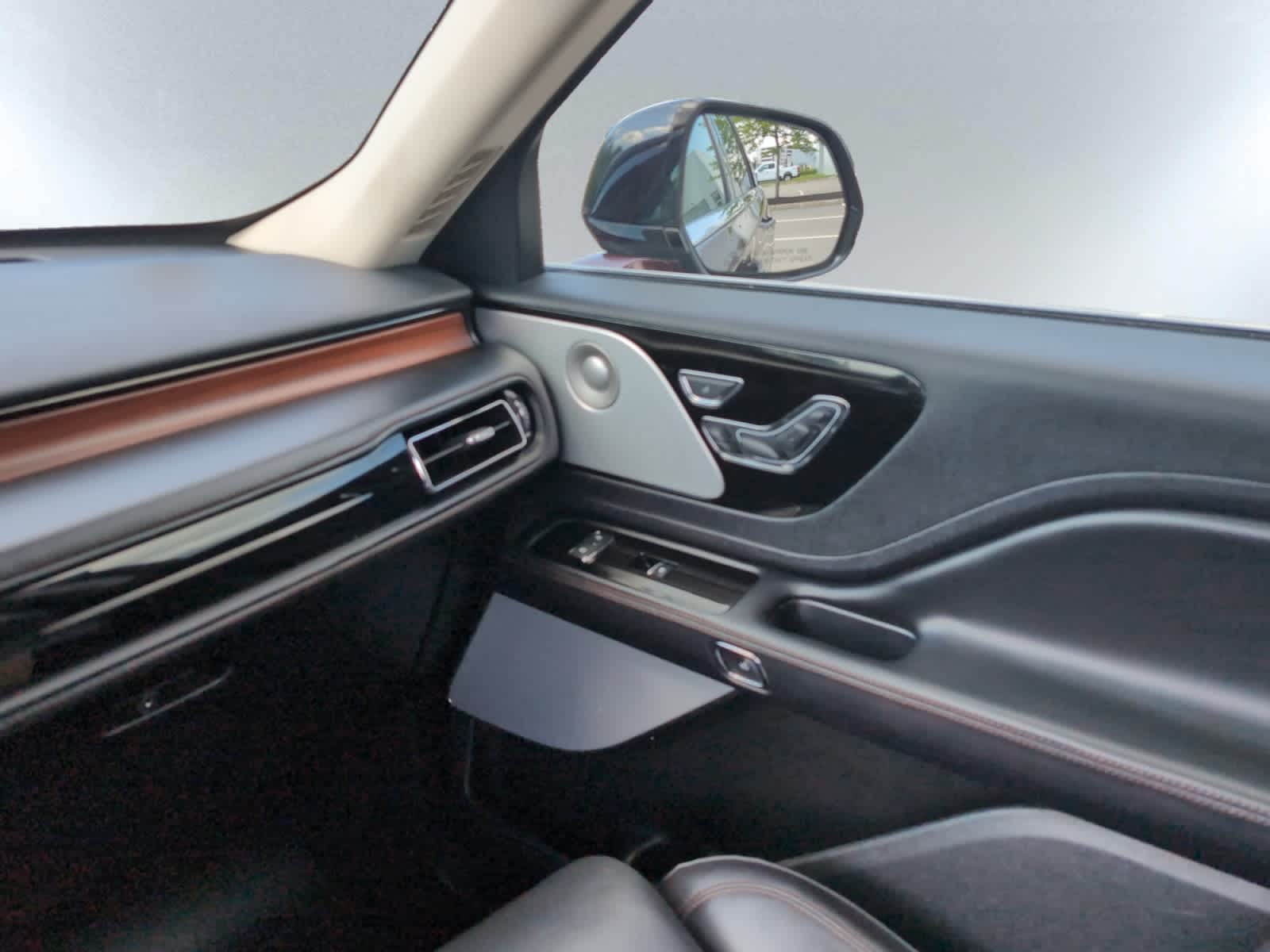 used 2022 Lincoln Aviator car, priced at $35,998