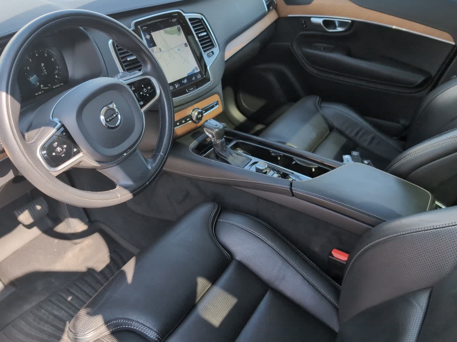 used 2019 Volvo XC90 car, priced at $29,998