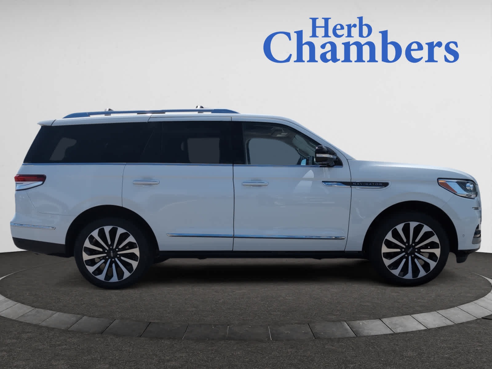 used 2024 Lincoln Navigator car, priced at $86,195
