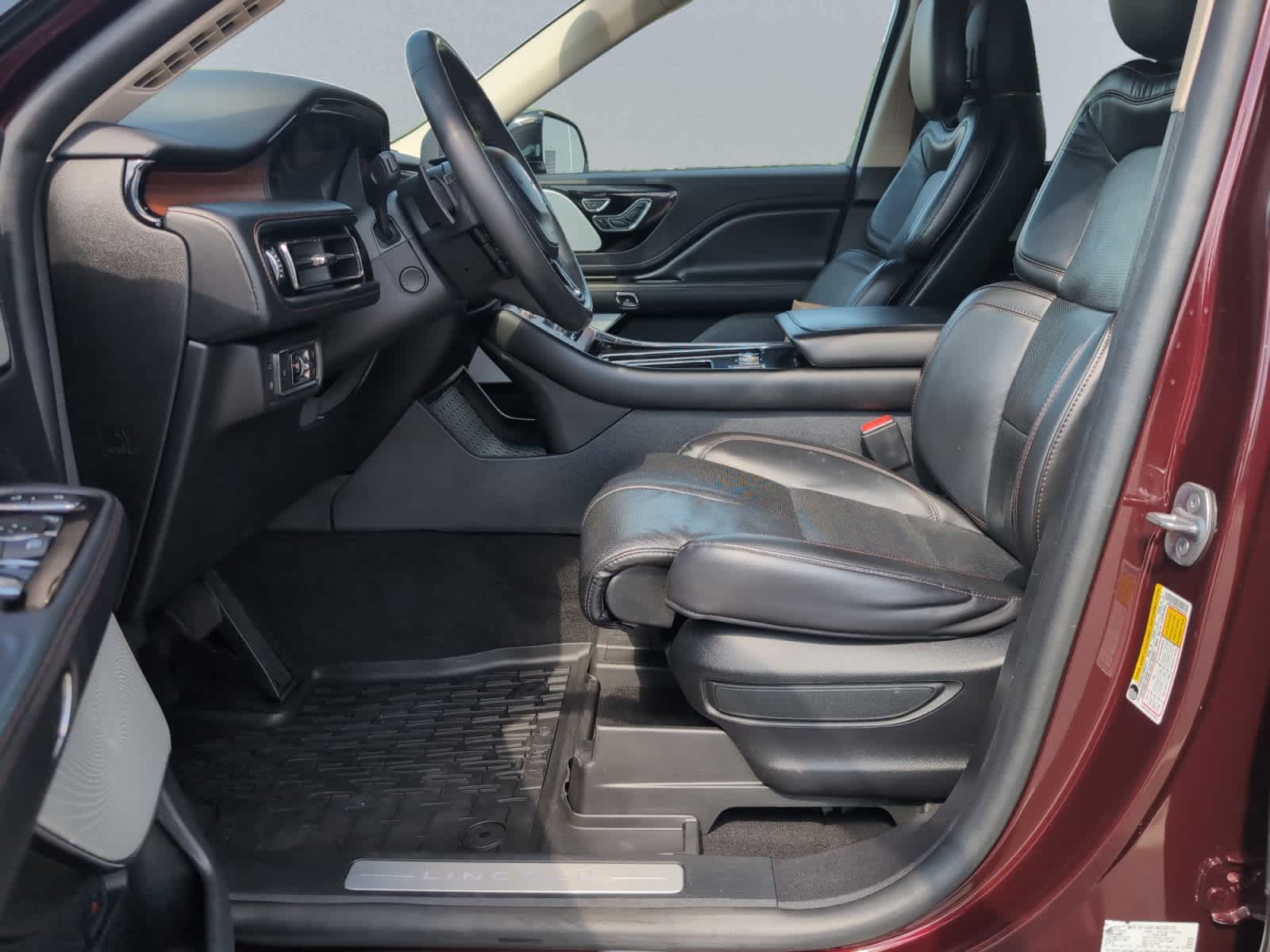 used 2022 Lincoln Aviator car, priced at $35,998