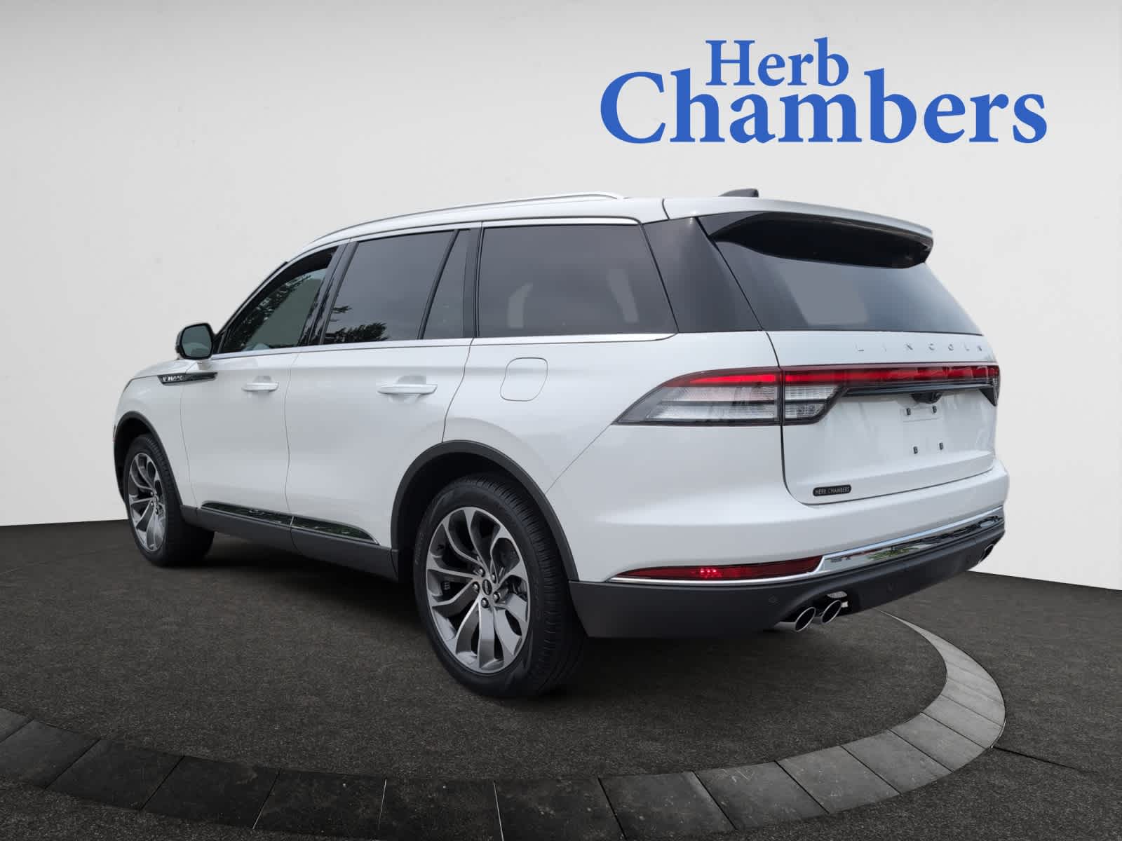 used 2025 Lincoln Aviator car, priced at $72,998