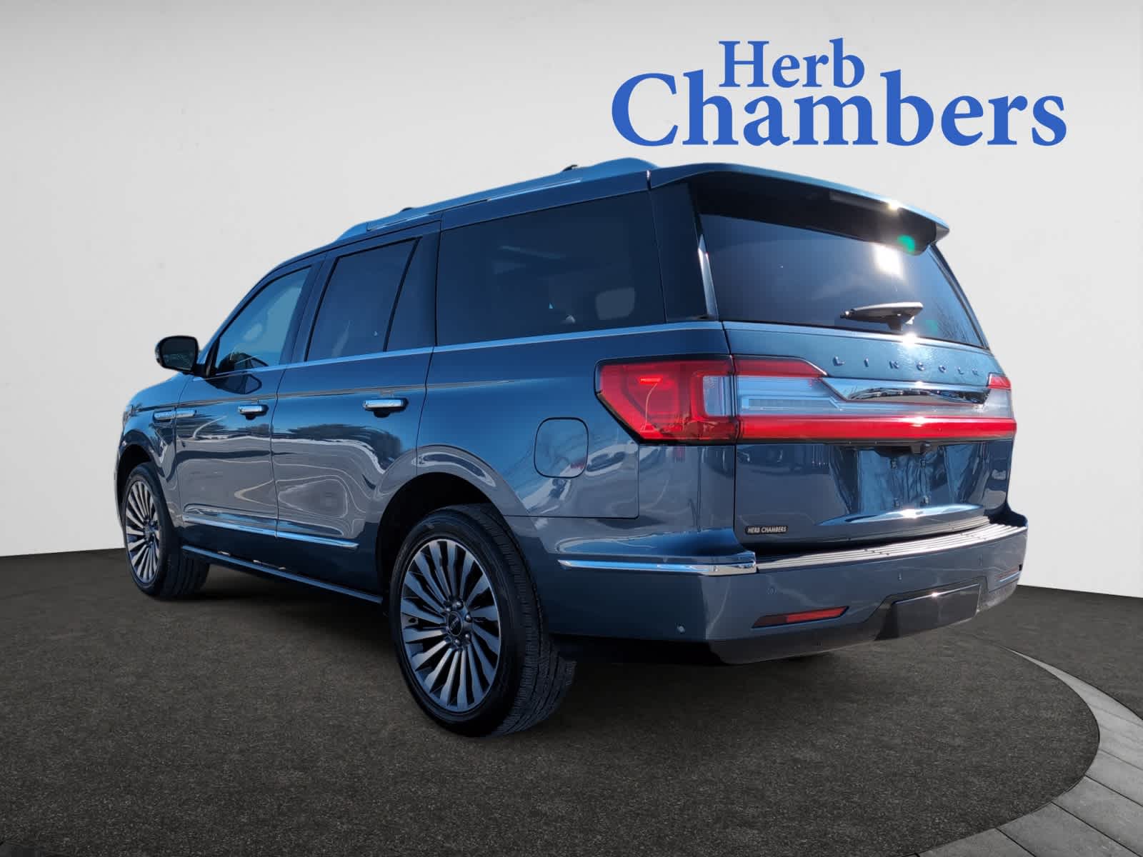 used 2019 Lincoln Navigator car, priced at $39,998