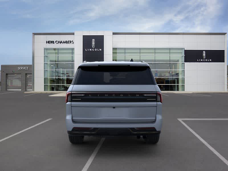 new 2025 Lincoln Navigator car, priced at $106,555